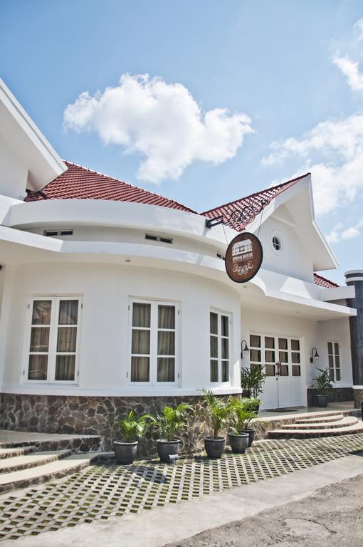 Ipienk House Yogyakarta Hotell Eksteriør bilde